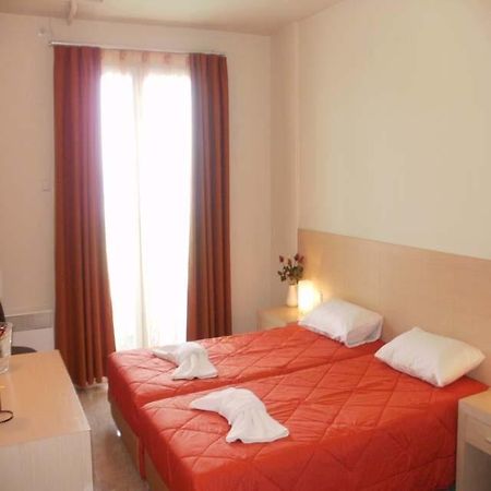 Amfitrion Hotel Agios Konstantinos  Esterno foto